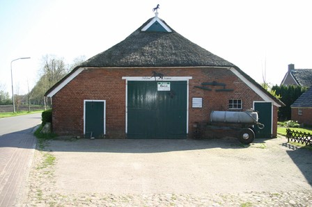 Noordzijde, baanderdeuren